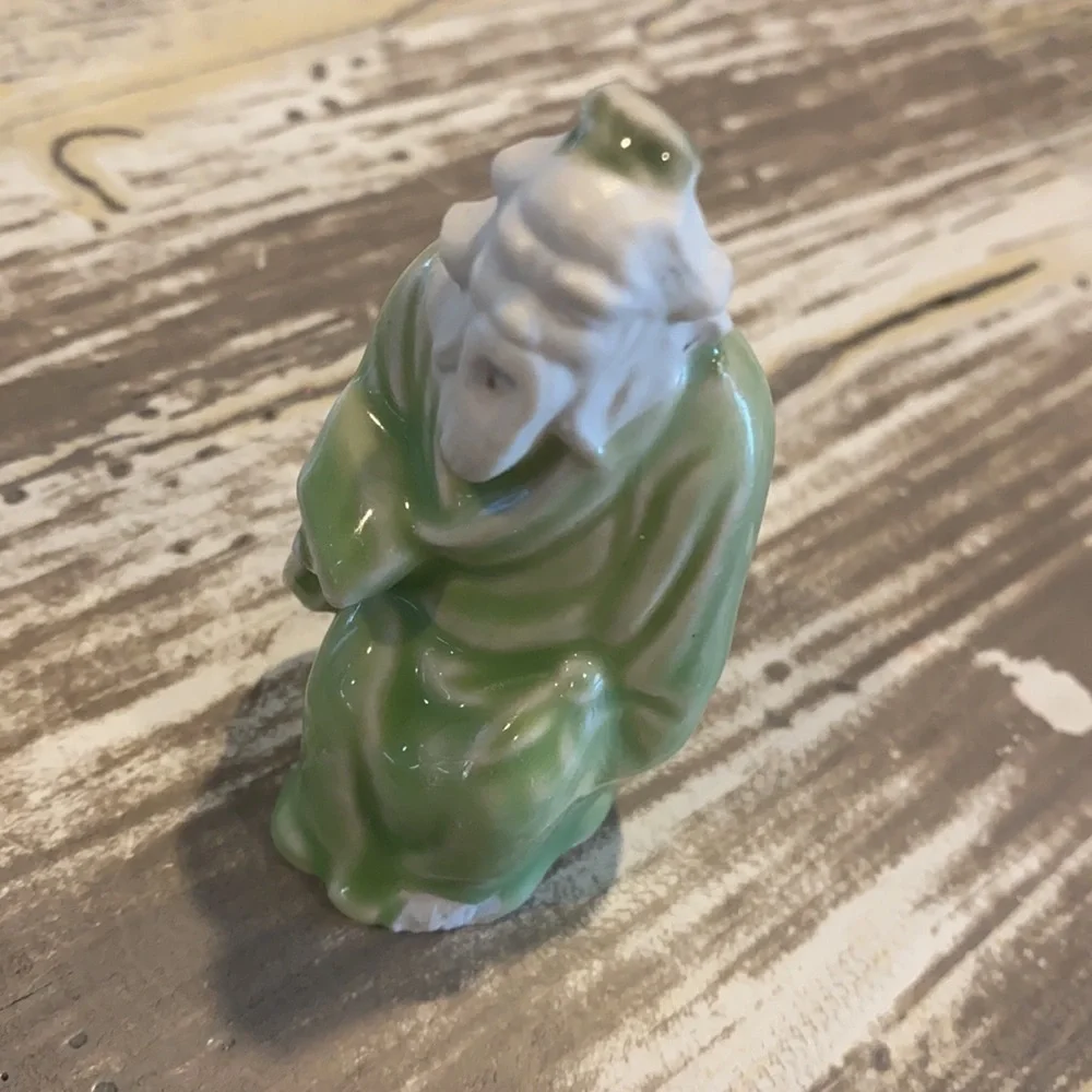 Vintage Made in Japan Porcelain Figurines (2)​​​​​​​​